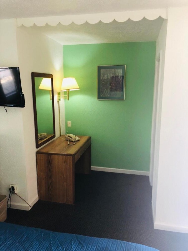 Woodridge Motel image 13