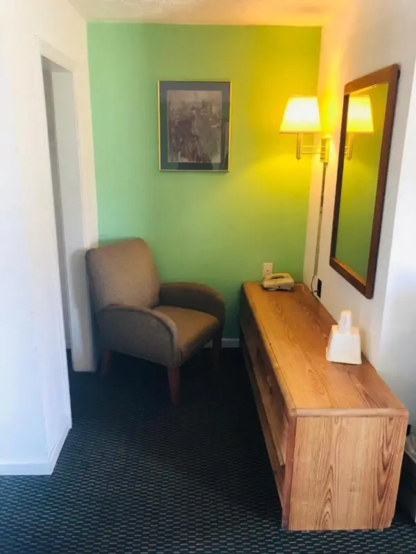 Woodridge Motel 9